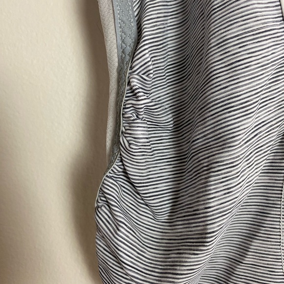 Lululemon legging capris - Picture 4 of 7